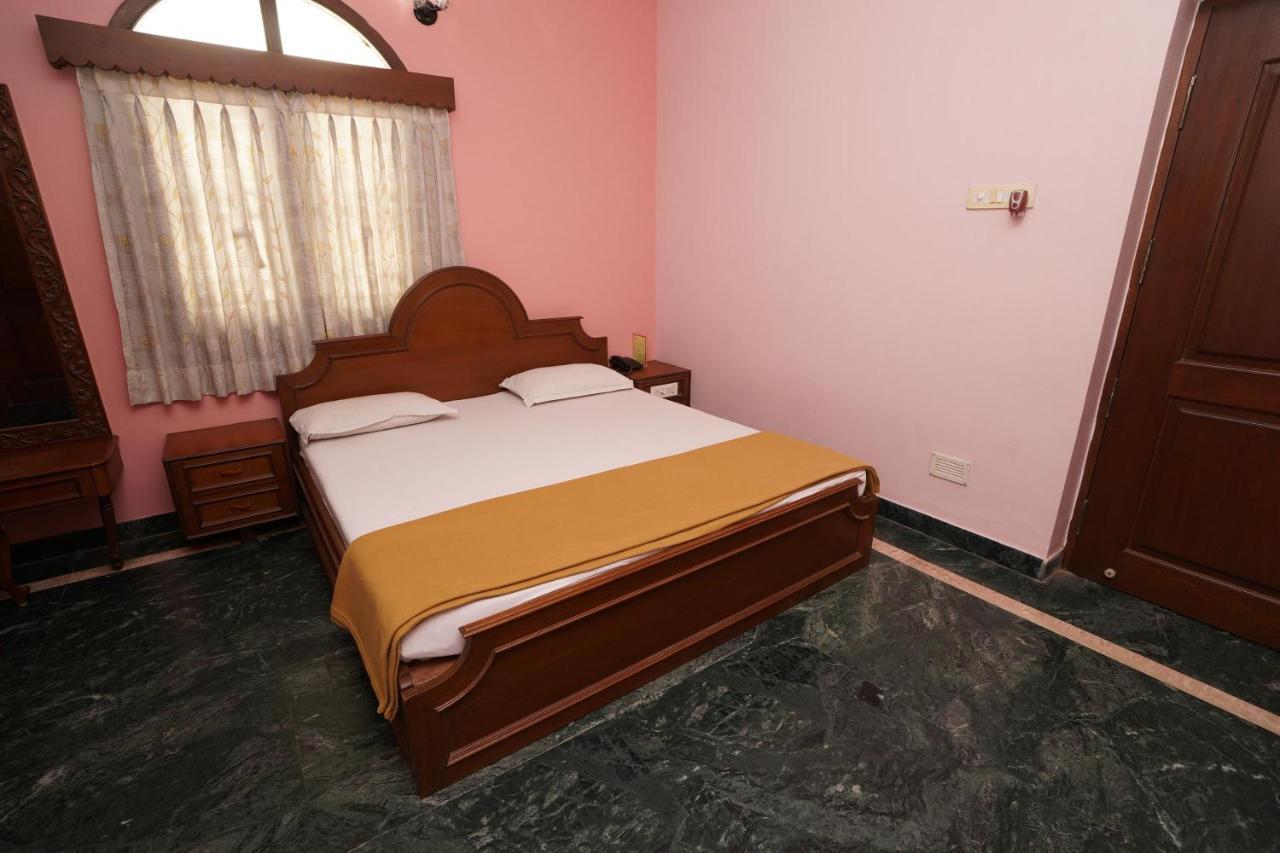 Lloyds Serviced Apartments,Krishna Street,T Nagar Chennai Exterior photo