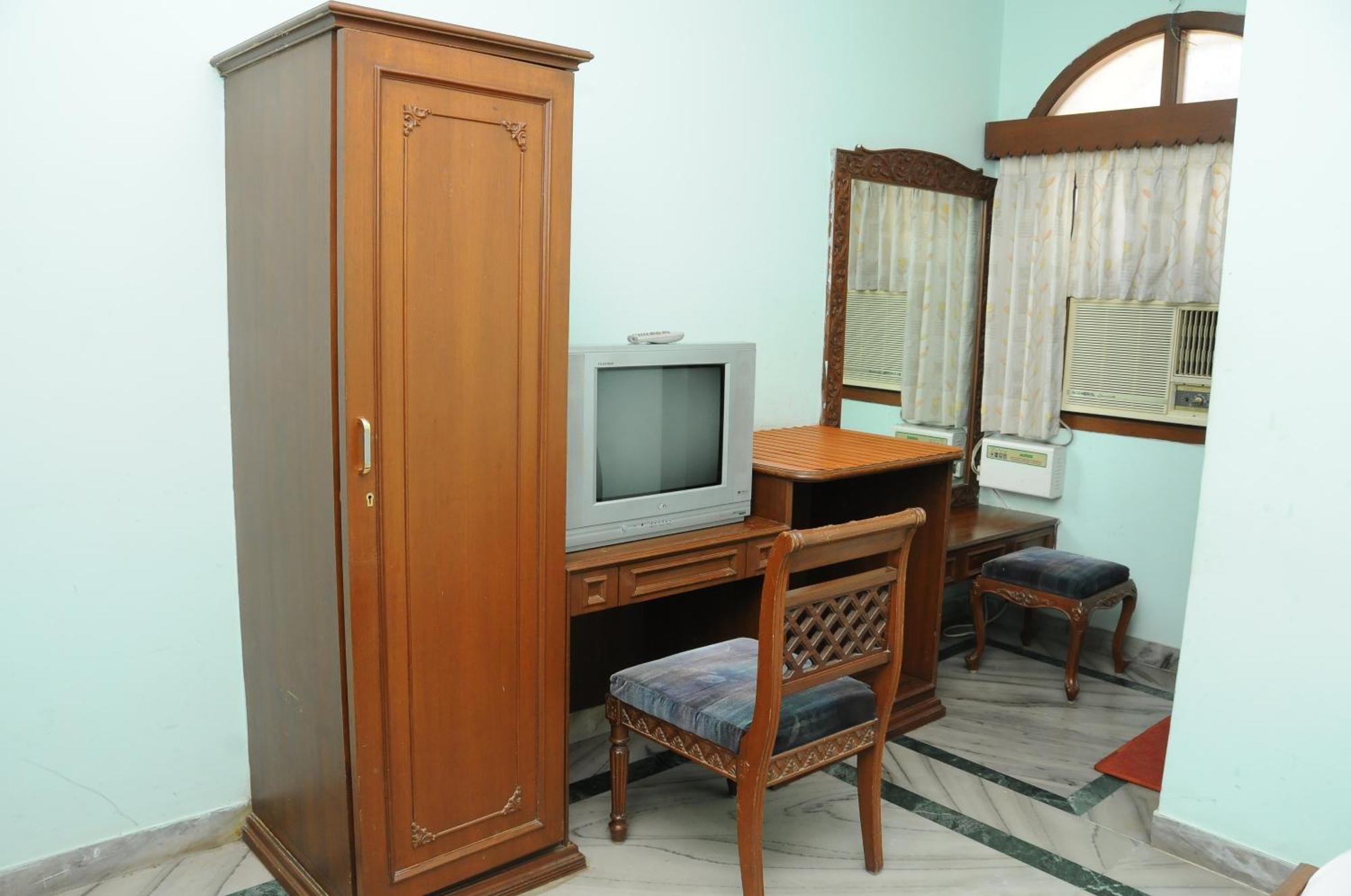 Lloyds Serviced Apartments,Krishna Street,T Nagar Chennai Room photo
