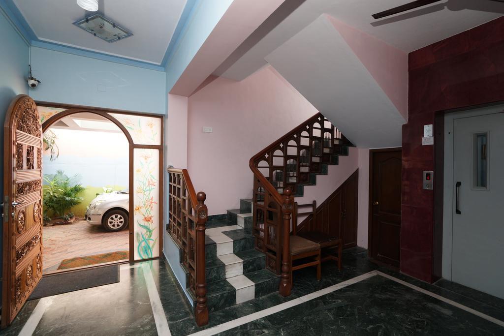 Lloyds Serviced Apartments,Krishna Street,T Nagar Chennai Exterior photo